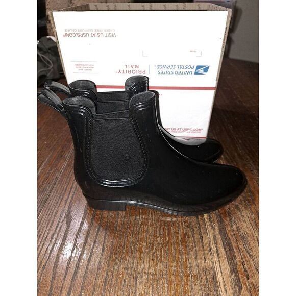 Size 10 Seven7 Dover Short Black Rain Boots Rubber Boots with Elastic Shaft - Picture 2 of 7